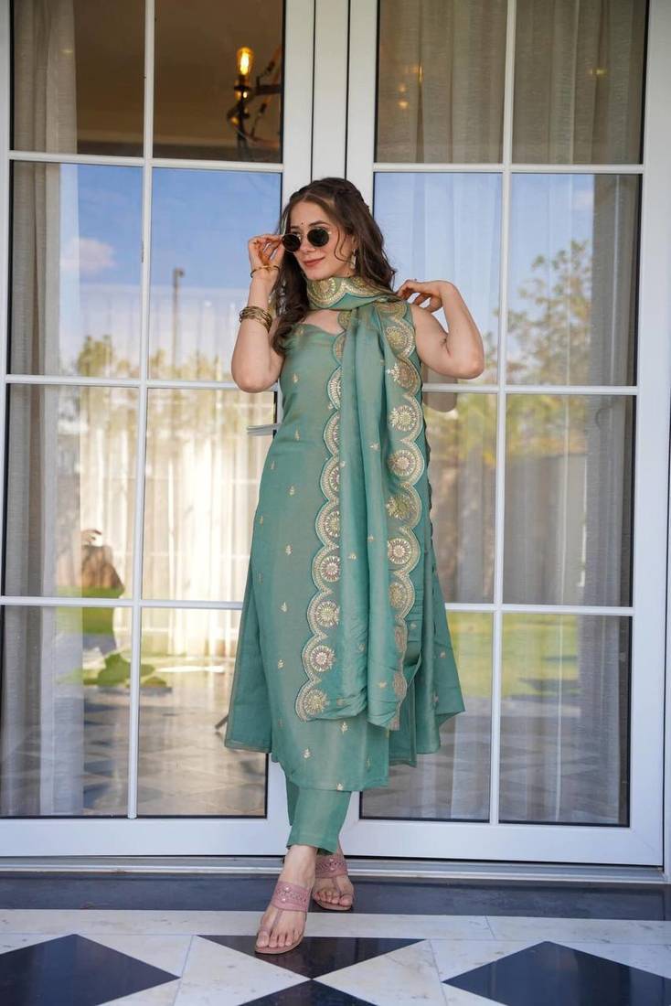 Exclusive Viscose Zari Chanderi With Embroidery Kurti Pant And Dupatta - Image 6