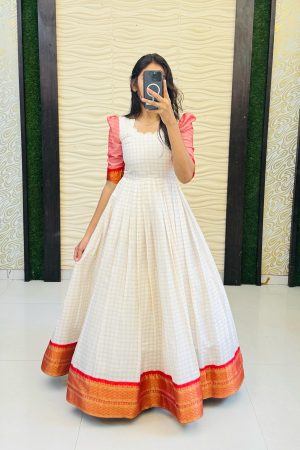 Trending Cotton Silk With Jacquard Border Gown