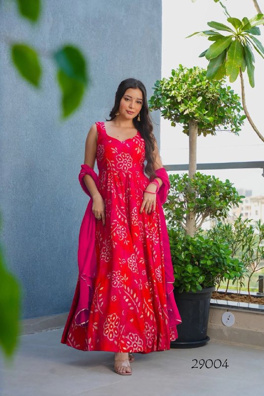 High Quality Heavy Georgette With Digital Print Work Gown